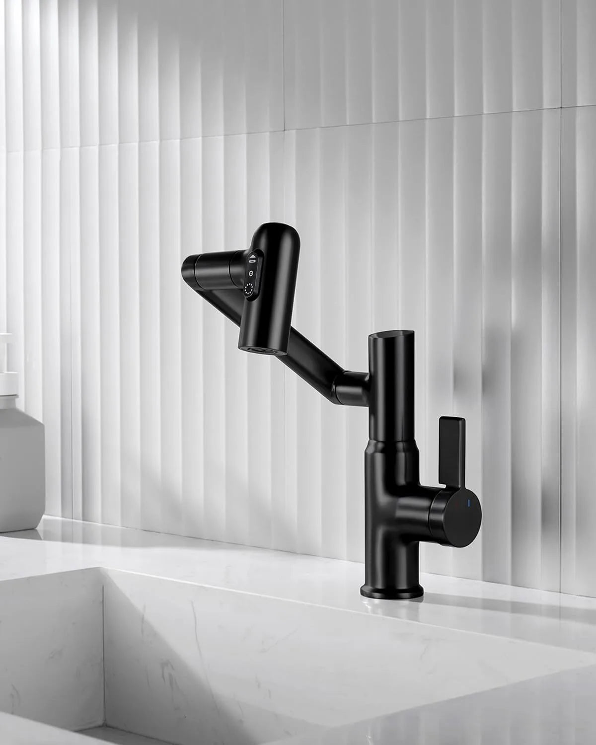 Rotatable bathroom faucet with Fahrenheit temperature display