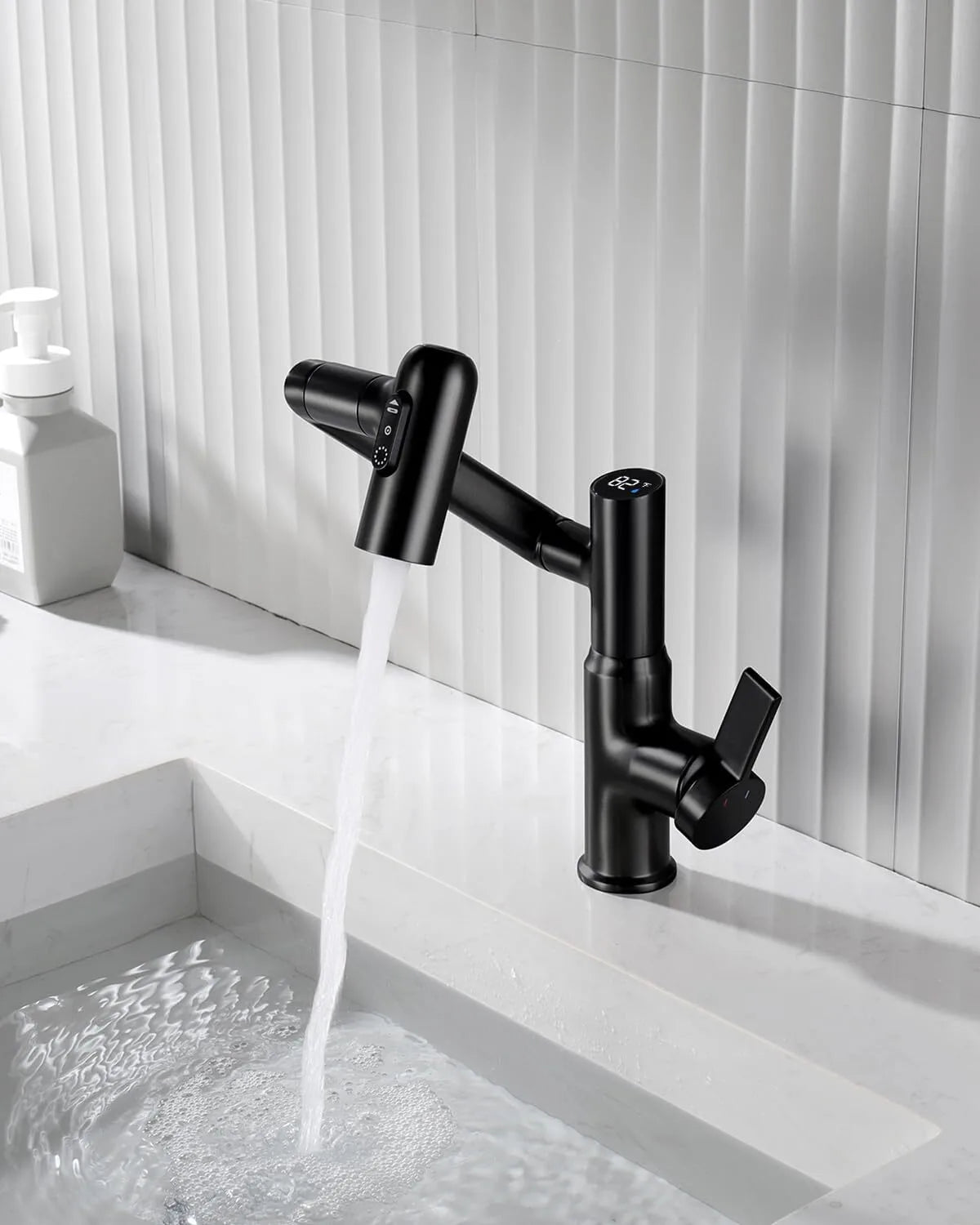 Rotatable bathroom faucet with Fahrenheit temperature display